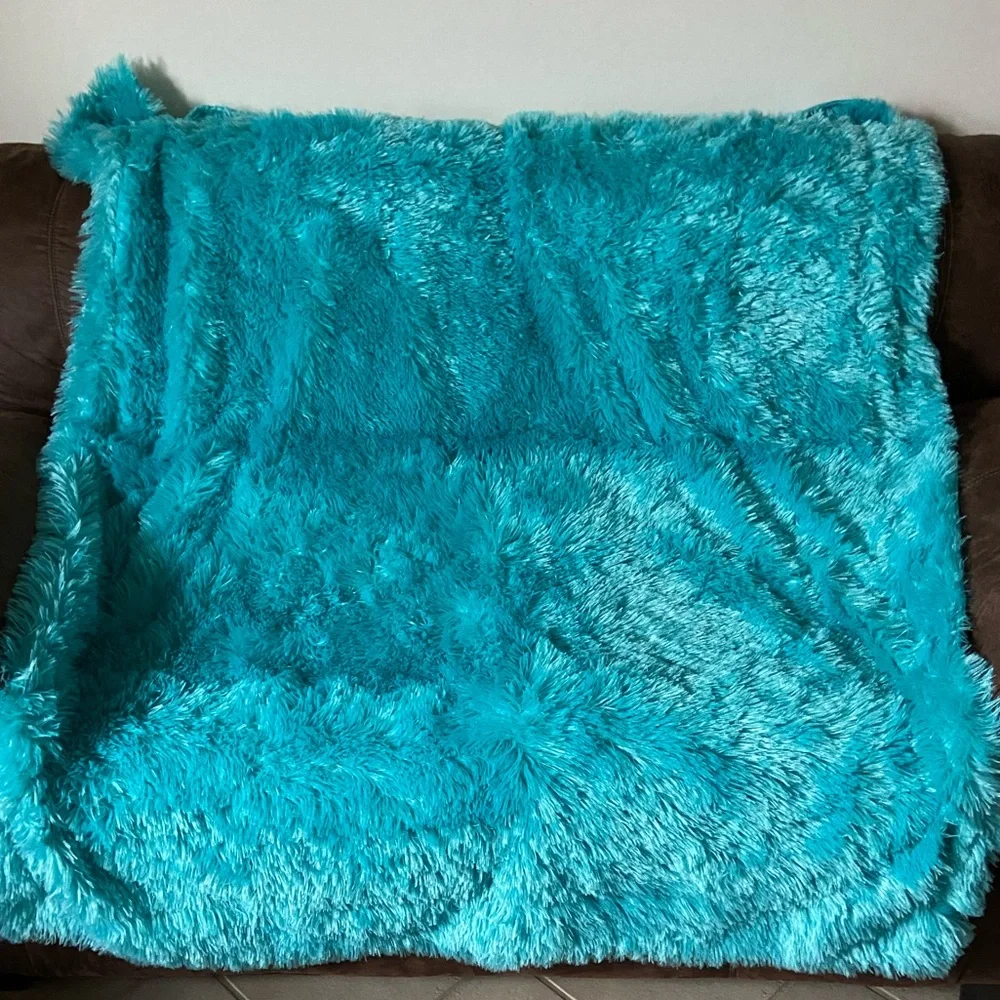 Your Zone Soft Fluffy Faux Fur Throw